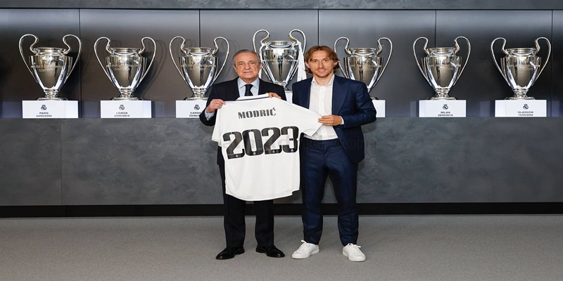 NOTICIAS | Luka Modric amplia su contrato con el Real Madrid hasta 2023